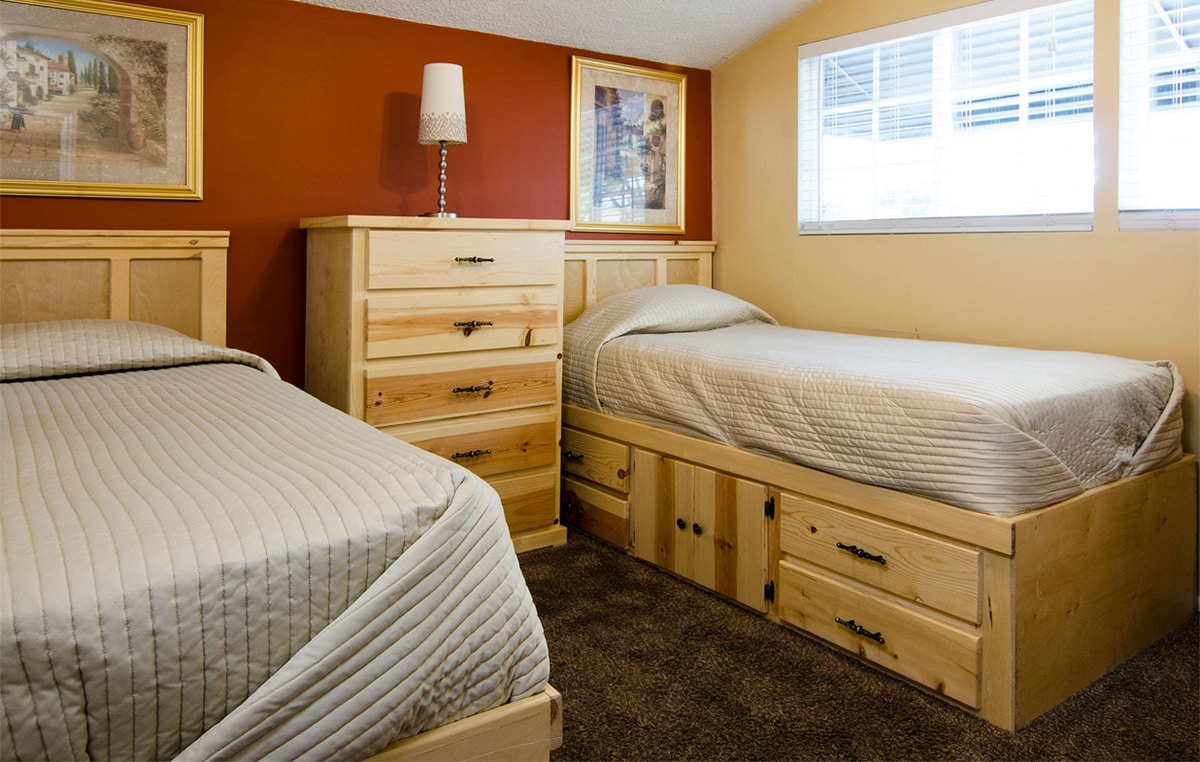 Design for Change Recovery mens bedroom