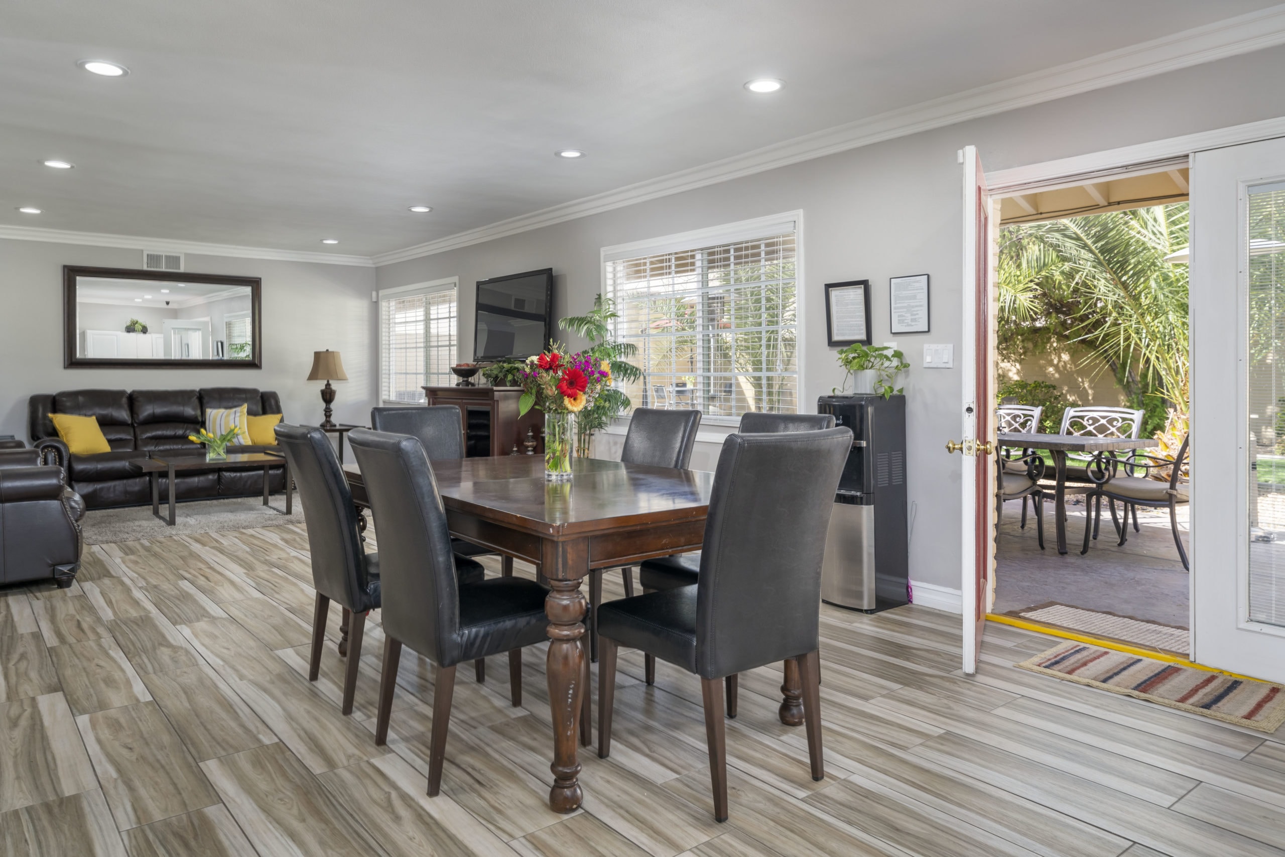 Dinning Table